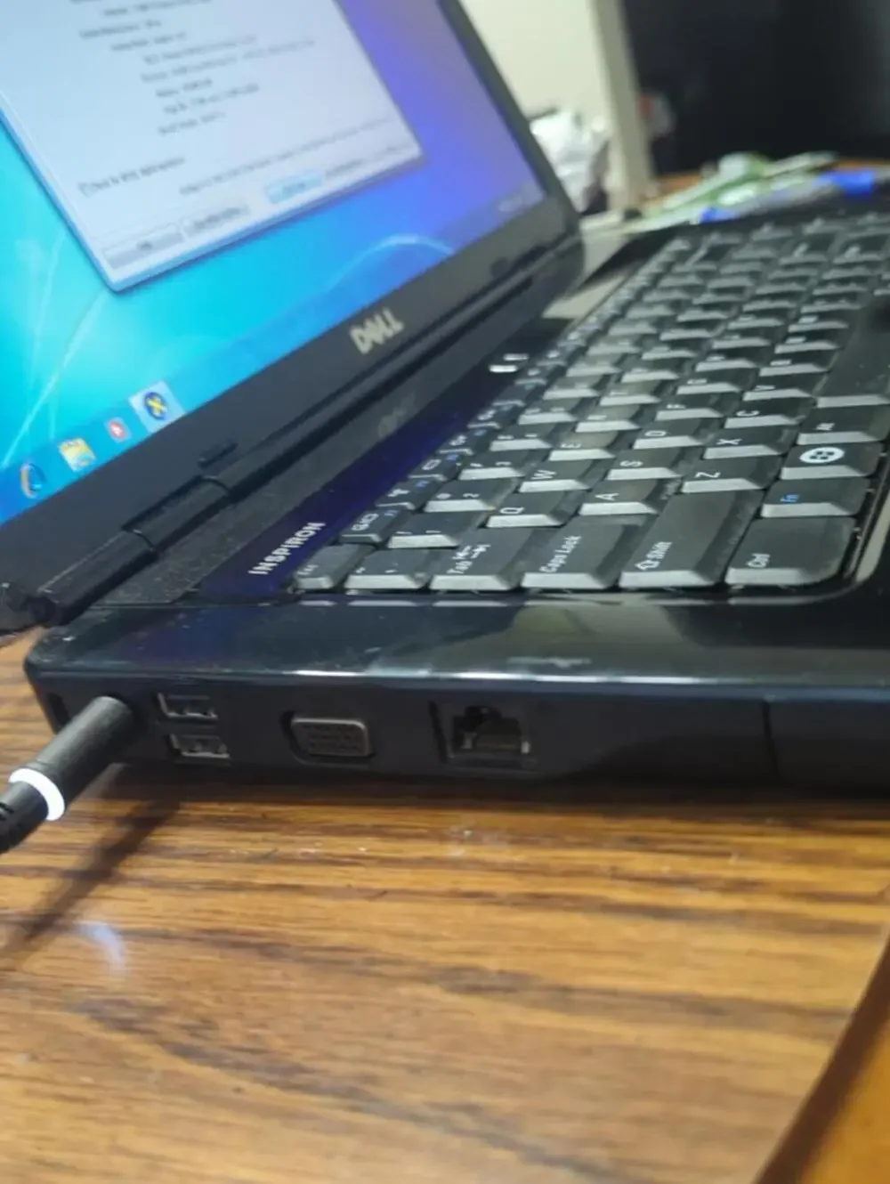 Dell Inspiron 1545 (win 7-3gb Ram - 120gb SSD -c2d- Wi-Fi - Webcam - Dvd-rw)